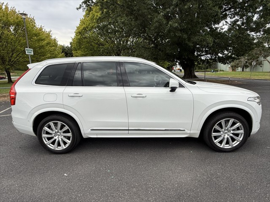 2017 Volvo XC90 L Series D5 Inscription SUV Image 2