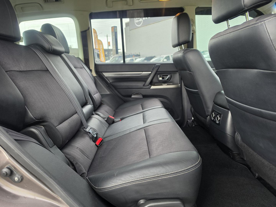 2015 MY16 Mitsubishi Pajero NX GLS SUV Image 14