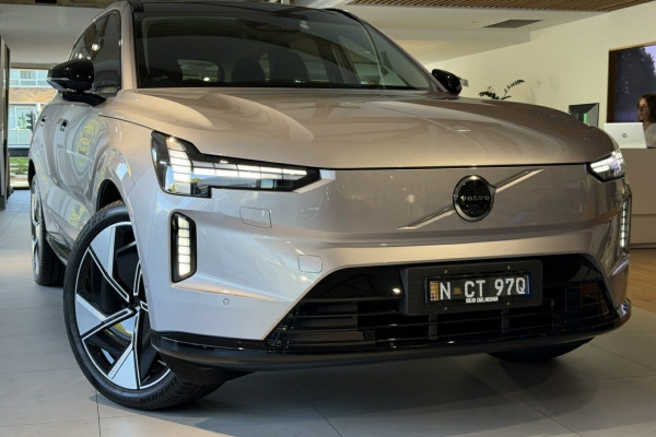 2026 Volvo EX90  Ultra Twin Motor Performance SUV Image 1