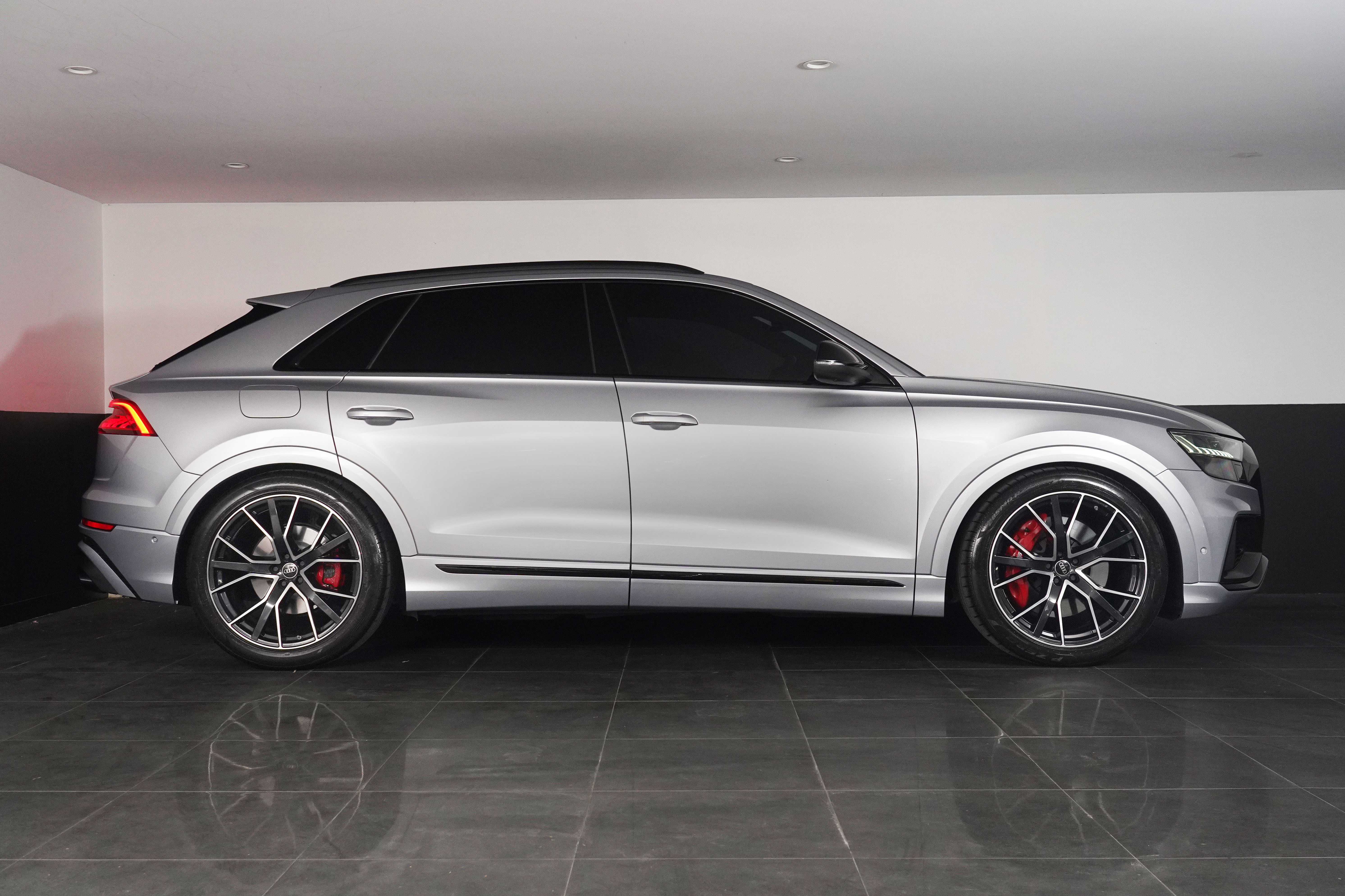 2022 Audi SQ8 TFSI SUV Image 17