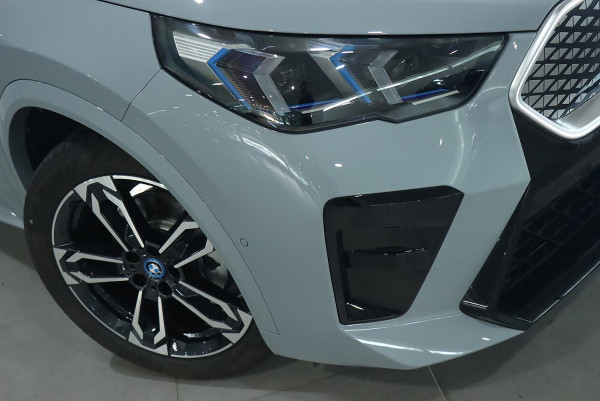 2024 BMW iX2 U10 eDrive20 M Sport SUV image 2