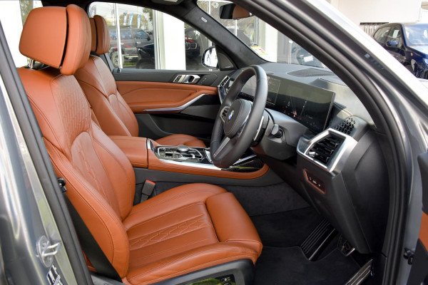 2025 BMW X7 G07 LCI xDrive40d M Sport SUV image 7