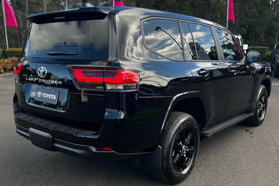2025 Toyota LandCruiser FJA300R GX 'DARK KNIGHT' SUV Image 8
