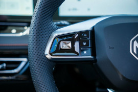 2025 MG HS AS33 Essence SUV