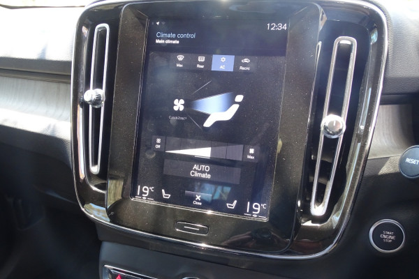 2018 MY19 Volvo XC40 XZ T4 Inscription SUV Image 18