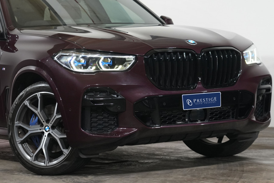 2022 BMW X5 xDrive30d SUV Image 2
