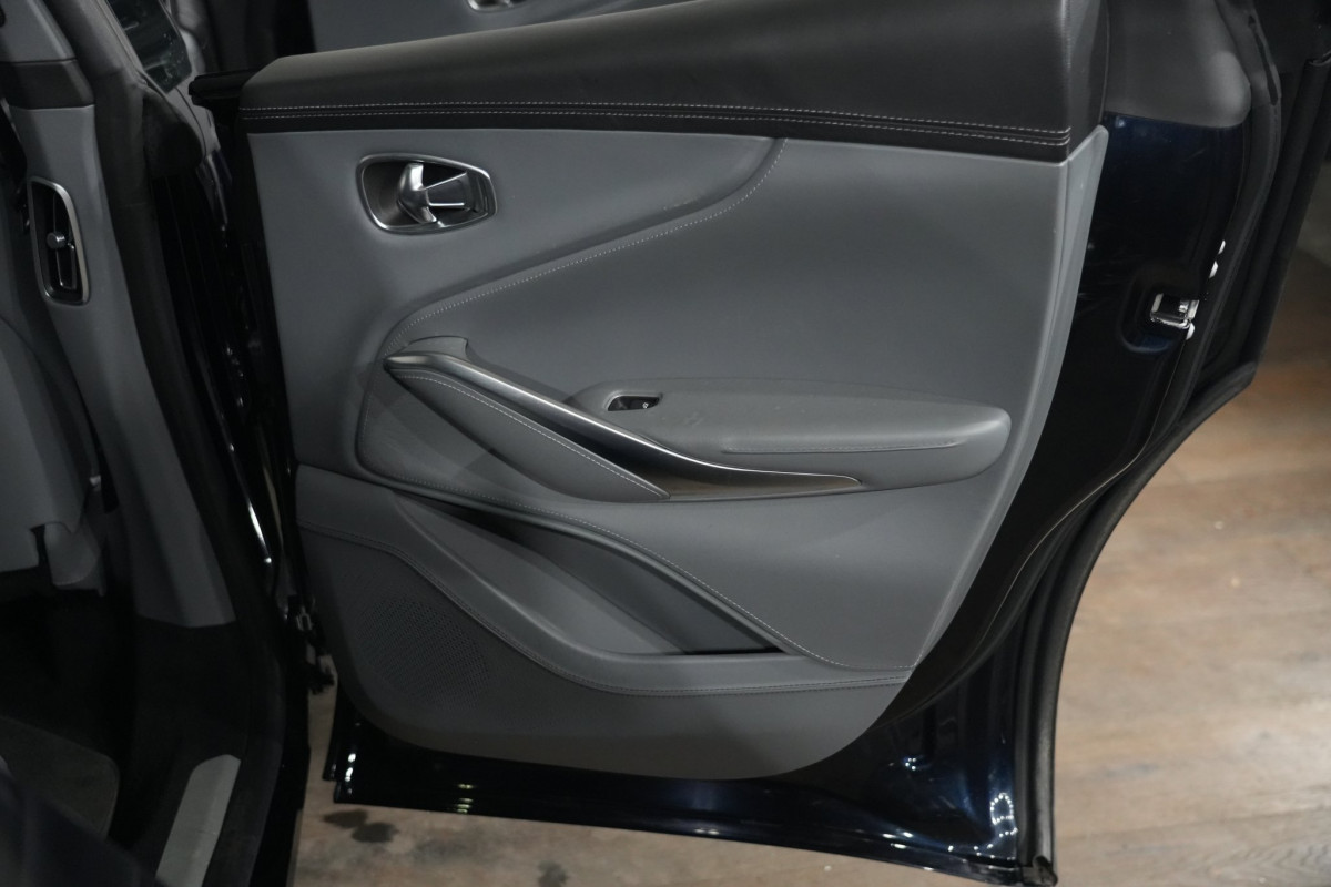 2021 Aston Martin DBX SUV