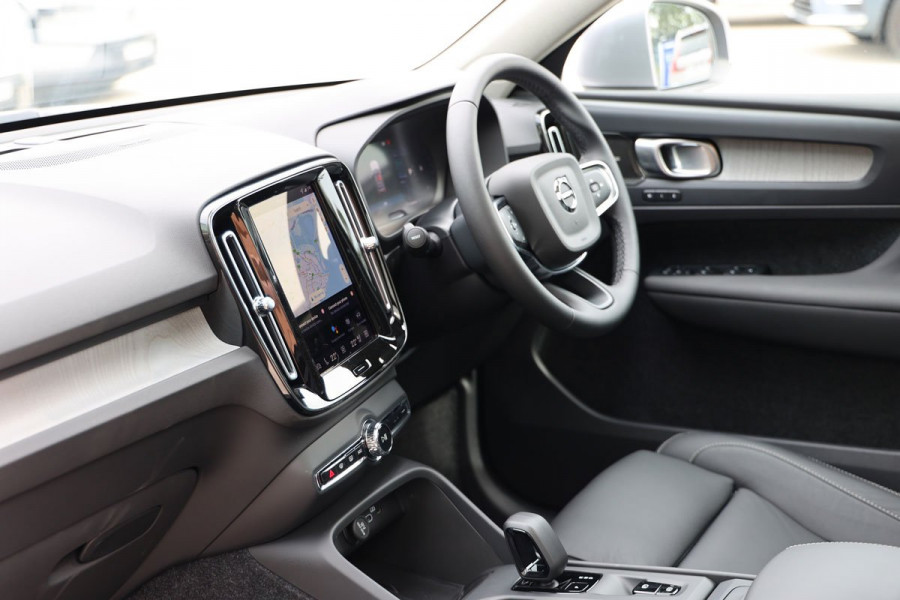 2025 MY26 Volvo XC40 XZ Plus B4 SUV Image 30