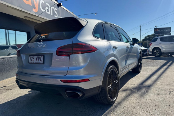 2016 MY17 Porsche Cayenne 92A Platinum Edition SUV Image 6
