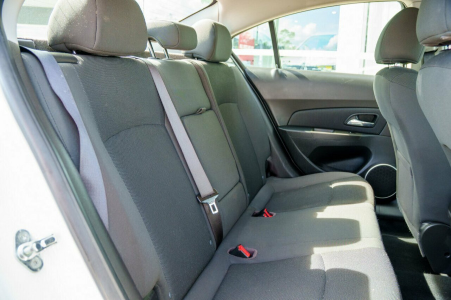 2014 Holden Cruze JH Series II Equipe Sedan Image 8