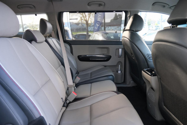 2017 MY18 Kia Carnival YP Platinum Van Image 12