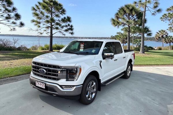 2023 Ford F-150  Lariat Dual Cab Image 7