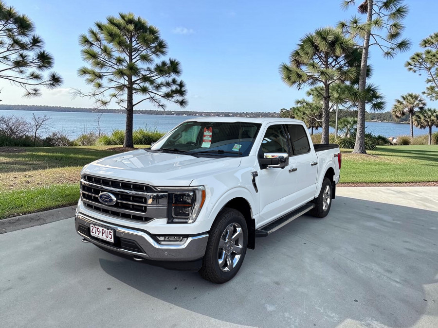2023 Ford F-150  Lariat Dual Cab Image 7