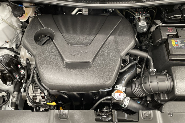 2019 Hyundai Accent Sport Hatch Image 3