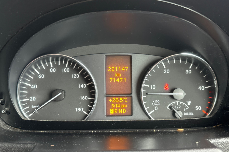 2018 Mercedes-Benz Sprinter NCV3 Turbo 319CDI Van Image 8