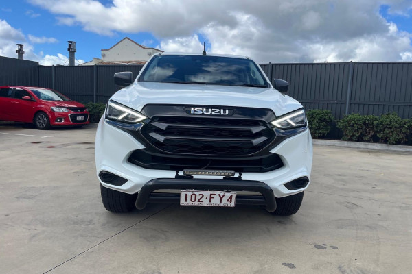 2022 Isuzu MU-X RJ LS-M SUV Image 2