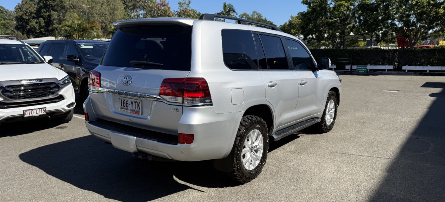 2019 Toyota LandCruiser VDJ200R VX SUV Image 9