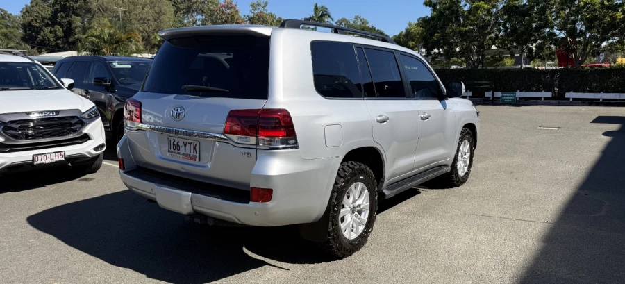 2019 Toyota LandCruiser VDJ200R VX SUV Image 9