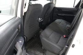 2017 Toyota HiLux GUN126R SR Cab chassis