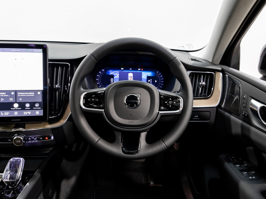 2026 Volvo XC60 UZ B5 Ultra Dark 2L Petrol Hybrid AWD SUV Image 17