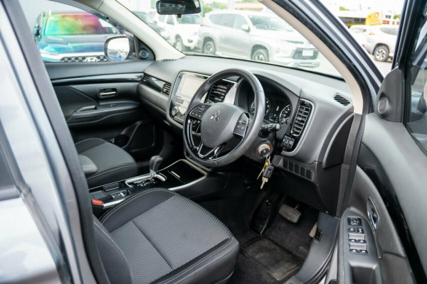 2019 Mitsubishi Outlander ZL ES SUV Image 15
