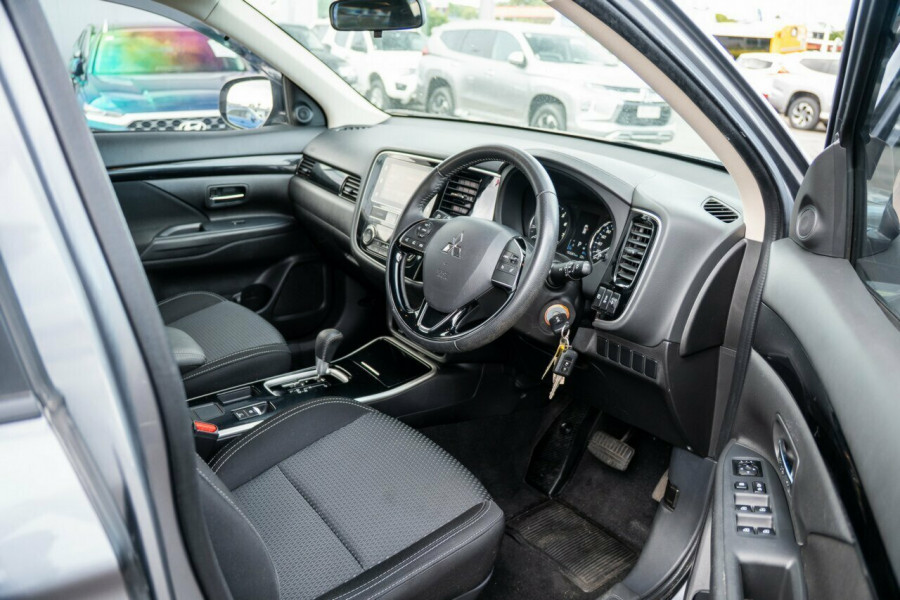 2019 Mitsubishi Outlander ZL ES SUV Image 15