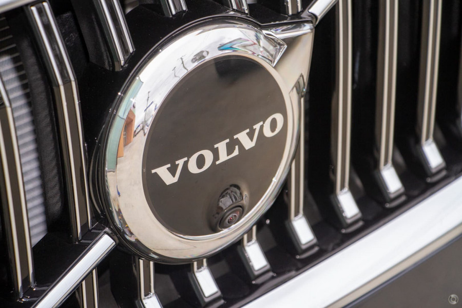 2022 Volvo XC60  B5 Inscription Suv Image 18