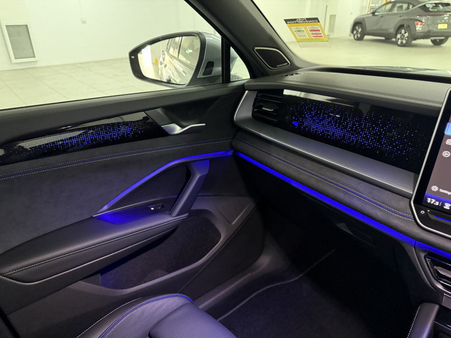 2026 Volkswagen Tayron R4 195TSI R-Line SUV Image 33