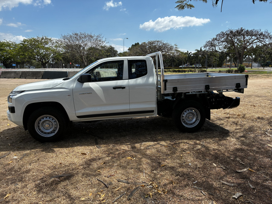 2026 Mitsubishi Triton MV  GLX Cab Chassis Image 7