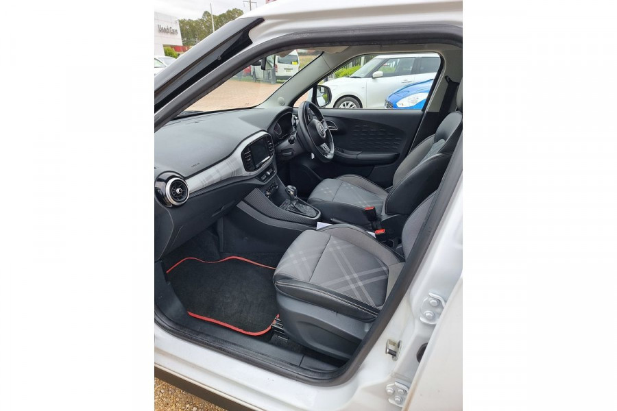 2020 MG MG3 SZP1 Core Hatch Image 13