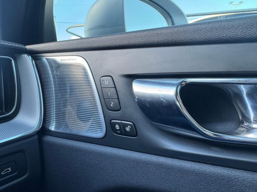 2018 Volvo XC60 UZ D5 R-Design SUV Image 22