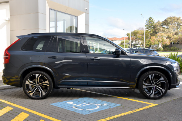 2021 Volvo XC90 L Series T6 R-Design SUV image 3