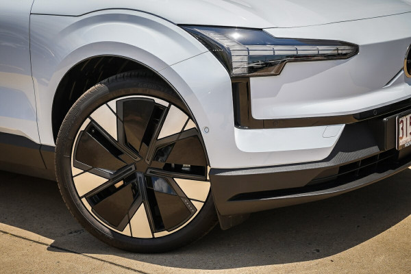 2023 MY24 Volvo EX30  Single Motor Extended Range Ultra SUV Image 5