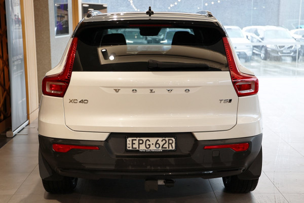 2021 Volvo XC40 XZ T5 R-Design SUV Image 4