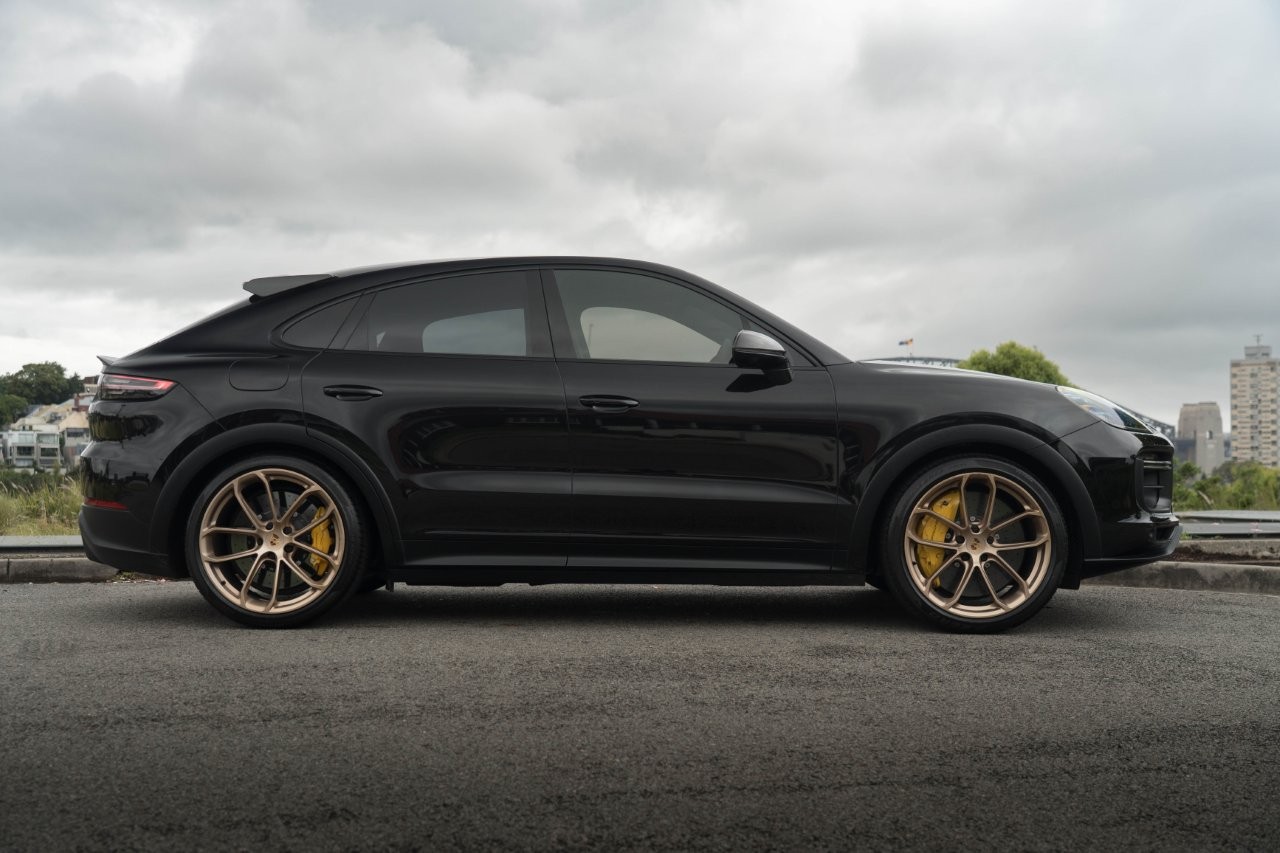 2022 Porsche Cayenne Turbo GT Coupe Image 3