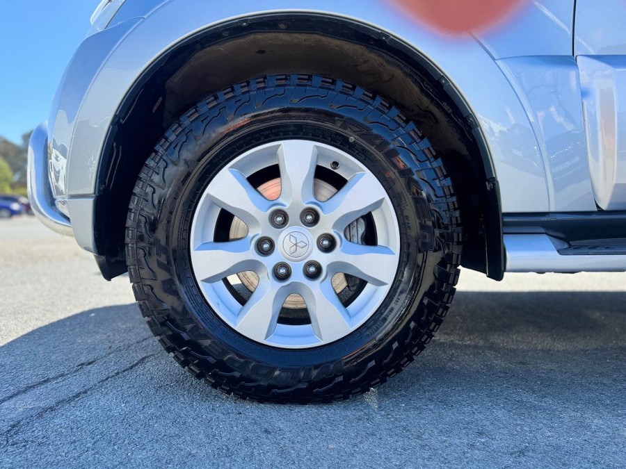 2010 Mitsubishi Pajero NT GLX SUV Image 23