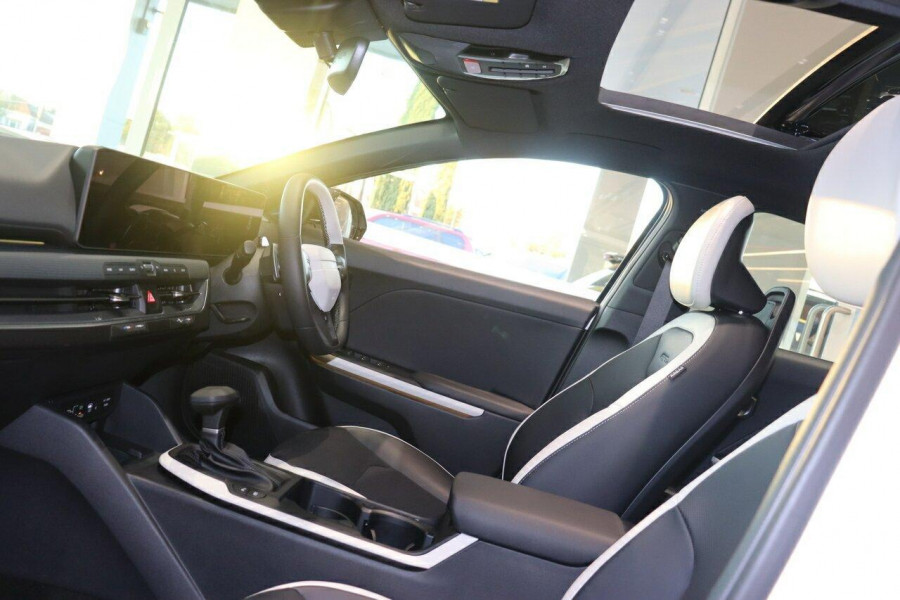 2025 Kia K4 CL4m GT-Line Sedan Image 14