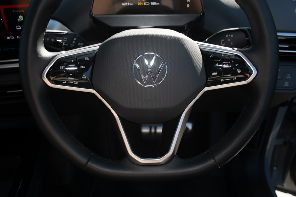 2025 Volkswagen ID. 5 E2 Pro SUV Image 12