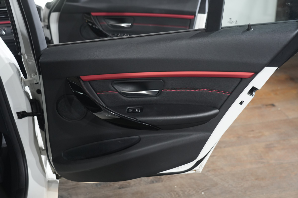 2018 BMW 3 Series 20d Sport Line Sedan