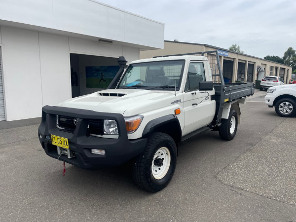2016 Toyota Landcruiser VDJ79R Workmate Cab chassis
