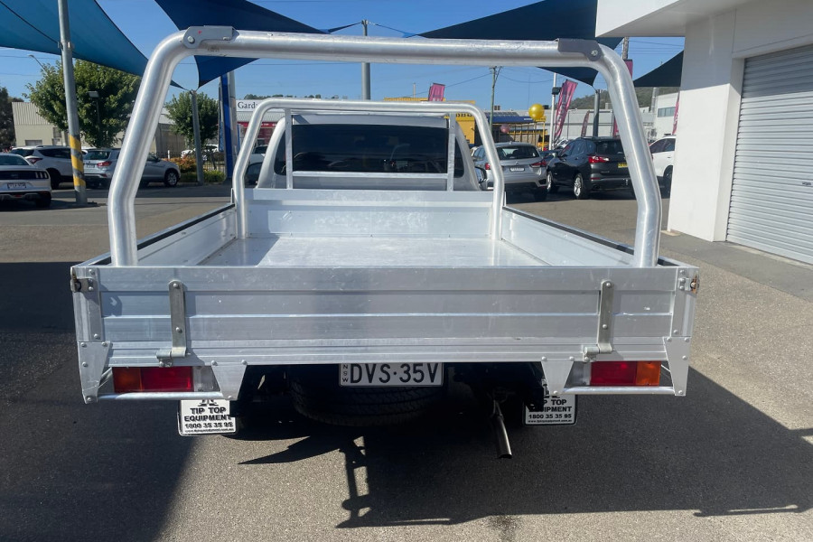 2018 Toyota Hilux TGN121R Workmate Cab chassis Image 6