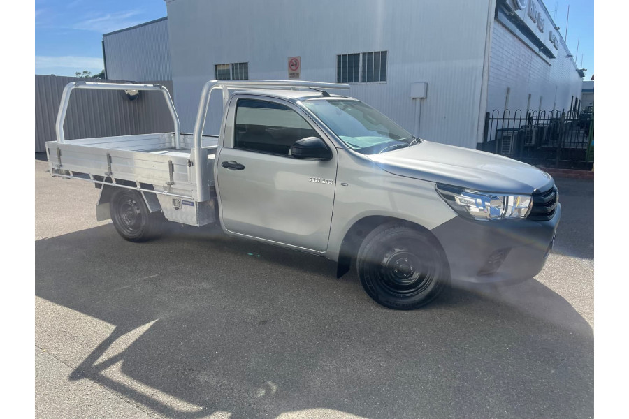 2018 Toyota Hilux TGN121R Workmate Cab chassis