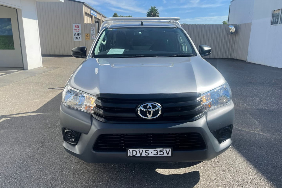 2018 Toyota Hilux TGN121R Workmate Cab chassis Image 2