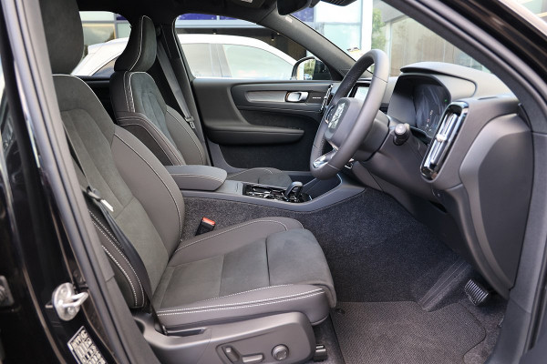 2024 MY25 Volvo XC40 XZ Black Edition SUV Image 6