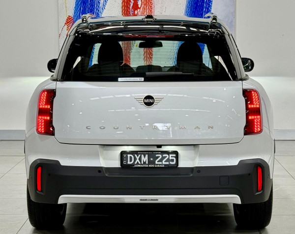 2025 MINI Countryman U25 C Core SUV image 8