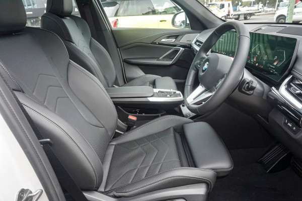 2026 BMW X1 U11 xDrive20i M Sport SUV image 6