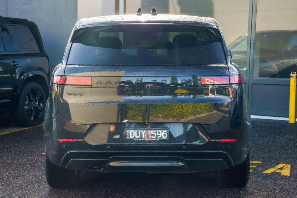 2025 Land Rover Range Rover Sport L461 D350 Dynamic HSE SUV image 3