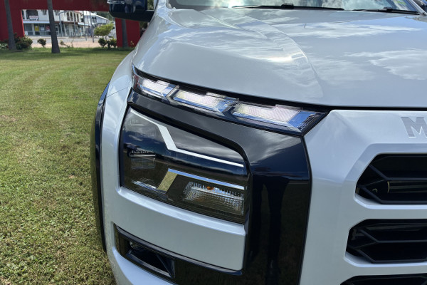 2025 Mitsubishi Triton MV  GSR Cab Chassis Image 9