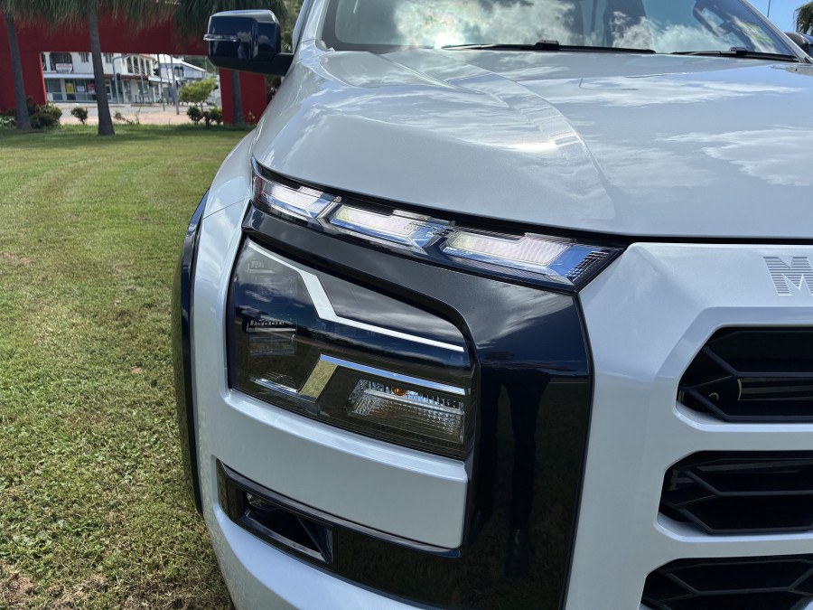 2025 Mitsubishi Triton MV  GSR Cab Chassis Image 9