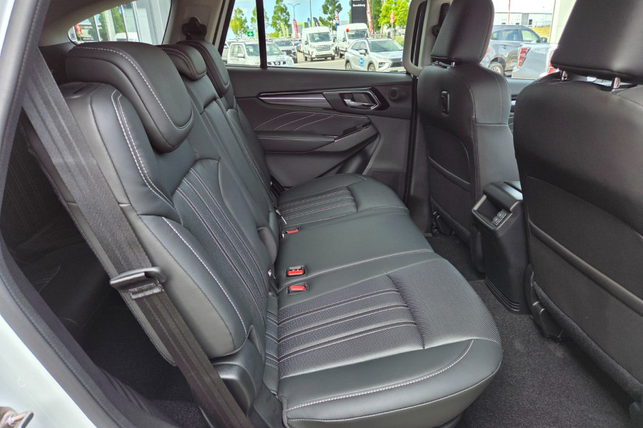 2024 Isuzu MU-X RJ LS-T SUV Image 10